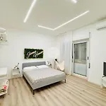 Joma House * Neapol