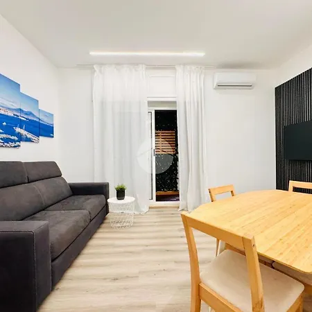 Joma House נאפולי